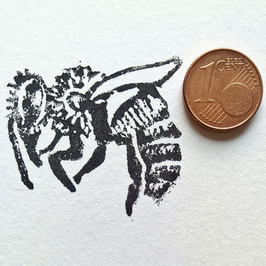 Linoldruck einer Biene